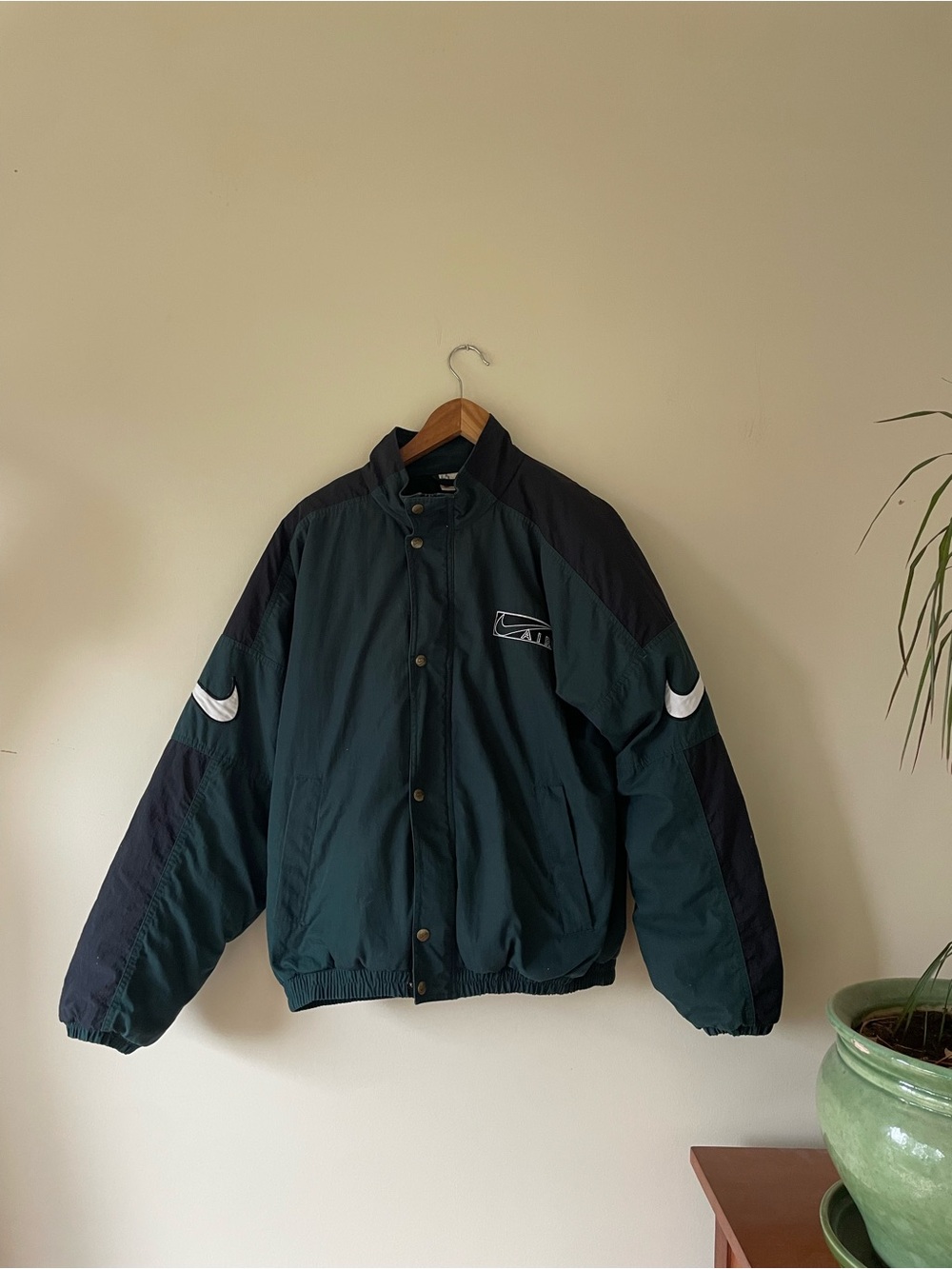 Nike 90s vintage Nike air men’s m Green Retro Windbreaker Jacket
